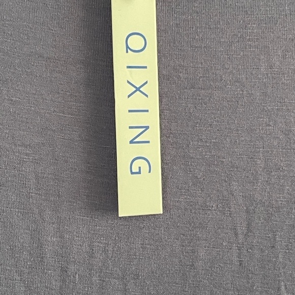 Women’s Cold Shoulder Tunic Lavender Size M NWT - Picture 5 of 12